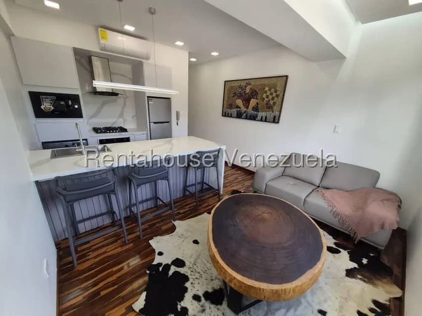 Apartamento (1 Nivel) en Alquiler en Colinas de Bello Monte, Distrito Metropolitano