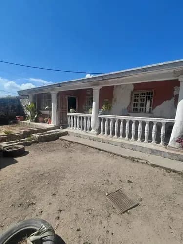 Casa Naguanagua Urb Los Guayabitos En Calle Cerrada 435m2 4 Habitaciones 2 Baños 2 Puestos De Estacionamientos Techados Cocina Para Remodelar Area Social Con Estufa Y Parrillera Piscina Pequeña Ane