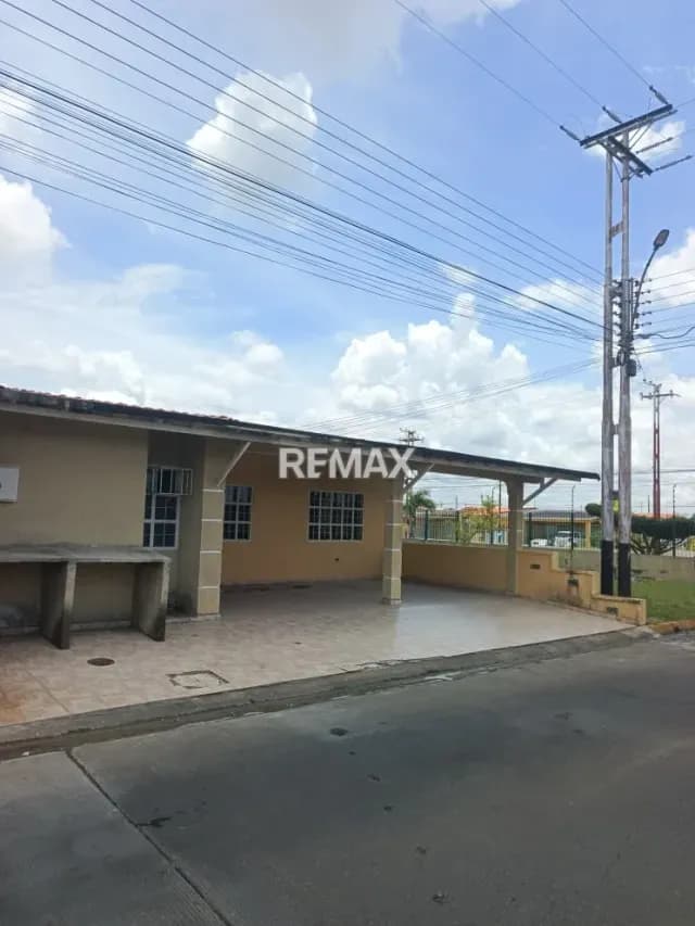 Se vende Casa urbanizacion Puertas del Sur