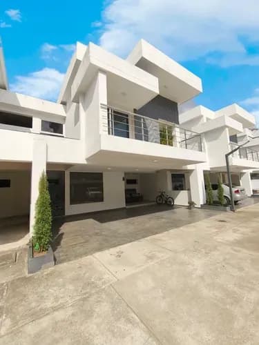 Casa En Venta Ubicada En La Urbanización Villa Paprika, Pueblo Nuevo (sector Polígono De Tiro).