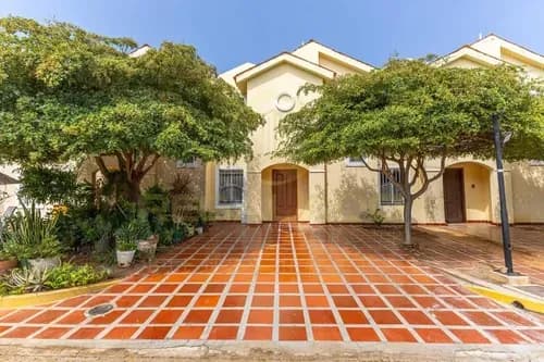 Cv-1931 Zona Norte Townhouse Villa Dunas Del Mar Avenida Milagro Norte