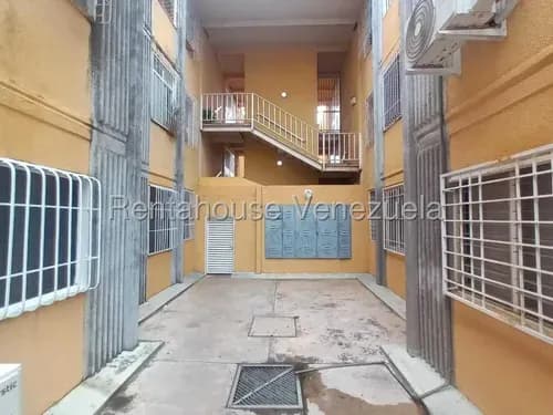 Raíza Suárez Alquila 2 6 2 0 4 3 2 Bello Apartamento Semiamoblado Con Amplia Sala, Cocina Moderna Con Topes De Granito, 4 Habitaciones, 3 Baños, La Mora Cabudare