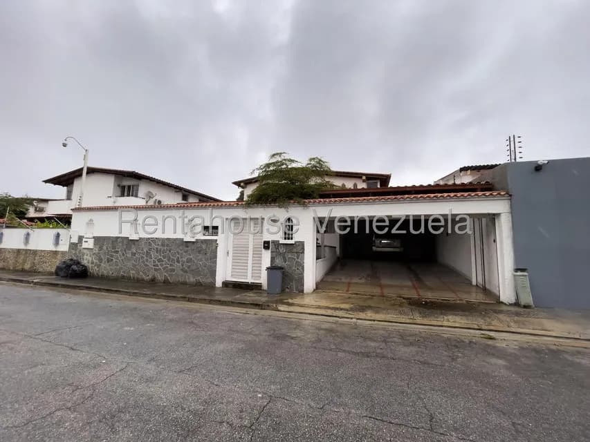 Casa (Multipes Niveles) en Venta en Santa Paula, Distrito Metropolitano