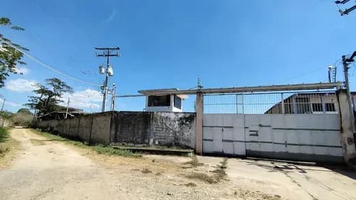 En Venta Galpón Industrial De 5.644,50m2 De Terreno, 3.085m2 Techados Y Patio De Maniobras Para Gandolas De 2.352m2 A 100m De La Av Sesquicentenaria La Isabelica Plaza Toros Valencia Vende Dayannav