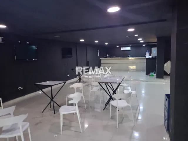 Edificio Comercial En Alquiler