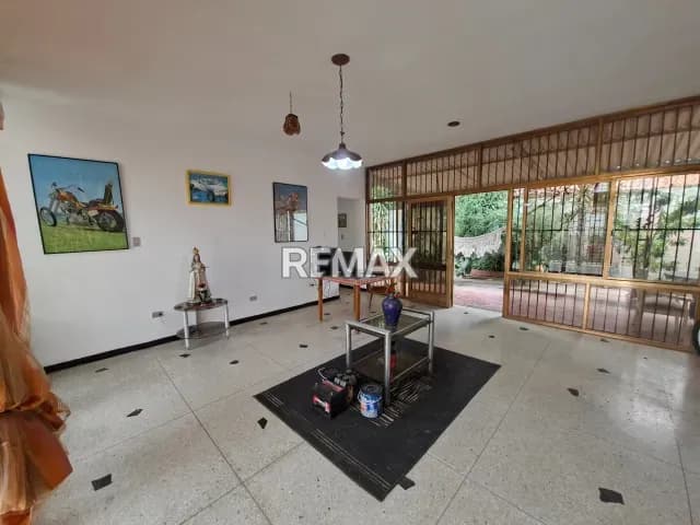 Venta Casa en Urbanización San Luis Avenida Cayaurima