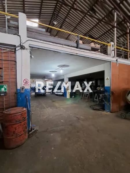 Galpón para uso comercial e industrial en venta