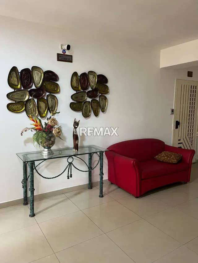 ALQUILER DE APARTAMENTO CON BALCON PLANTA 100% TRIGALEÑA AMOBLADO