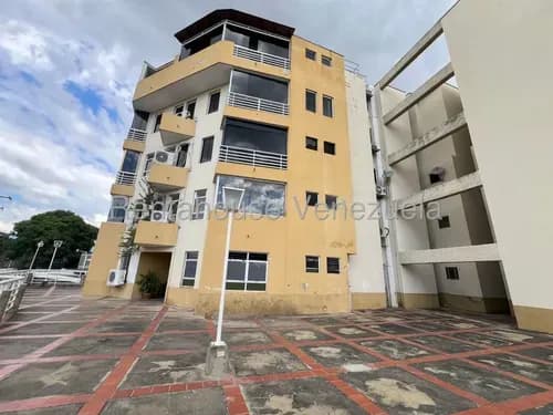 Apartamento Tipo Penthouse En Venta En Urbanización San Miguel De Dos Niveles Moderno Lujoso Cómodo Seguro Nela 26-16696
