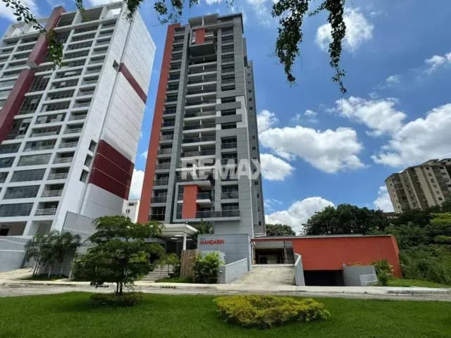 Se vende apartamento en obra gris, en el edificio MANDARIN, ubicado en la urbanización Valles de camoruco, detrás del supermercado KALEA.