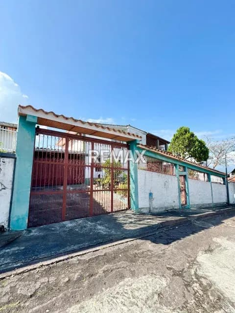 VENTA DE CASA URBANIZACION BERMEJA SUR