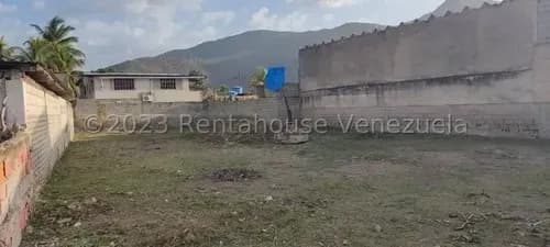 Parcela Constituida Por 550,78 Mts2 De Terreno Ubicada En El Sector Centro Del Playón Municipio Ocumare De La Cosa Aragua 23-32410 Irrr
