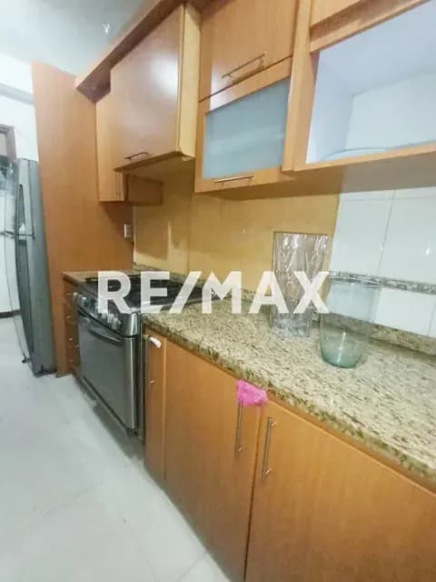 APARTAMENTO EN EL OESTE RES. LOS ALMENDROS