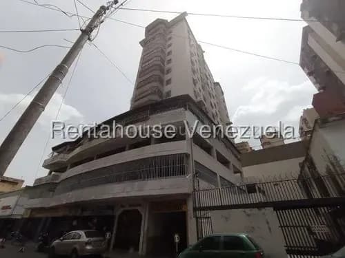 Apartamento En Venta En El Centro Maracay 25-17696 Irrr