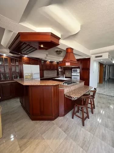 Se Vende Apartamento Amplio En Residencias Puerto Del Este. Puerto La Cruz