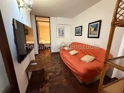 Excelente Apartamento En Alquiler Totalmente Amoblado, La Castellana, Listo Para Habitar. Carlos Manuel Mollejas. Mls#26-21279.