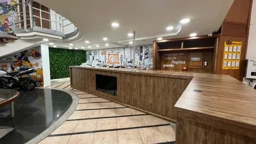 Veracasa Inmobiliaria Alquila Local Comercial Dúplex En Centro Comercial Camoruco Avenida Bolívar Norte Jlop