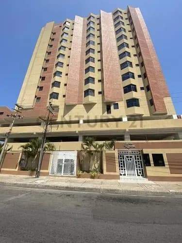 En Venta Apartamento Ubicado En Lecheria Av Bolvar Con Playa Mansa Cr Kiara