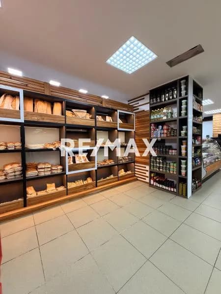 FONDO DE COMERCIO EN VENTA AVENIDA PRINCIPAL DE LECHERIA