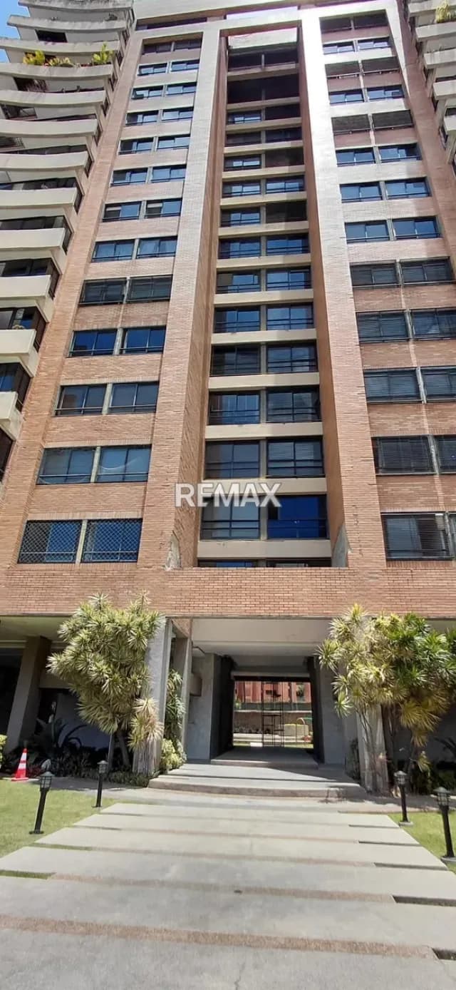 En Alquiler, Apartamento en Residencias Camino Real.