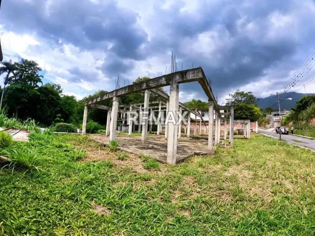 TERRENO URB. LOS RAUSEOS EL LIMON