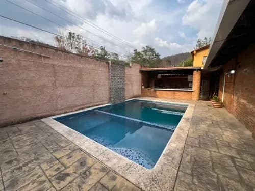 En Venta: Hermosa Residencia Unifamiliar De Una Planta Con Anexo Independiente, Oficina Y Piscina Urbanización Colinas De Guataparo Vl-sk