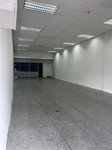 Alquilo Local A Pie De Calle En Av Lara Alto Tráfico Peatonal
