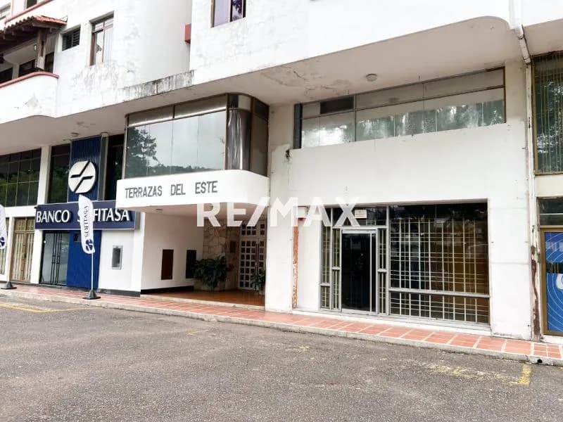 En Alquiler local comercial ubicado en: Conjunto Residencial Terrazas del este avenida principal de la urbanización las acacias