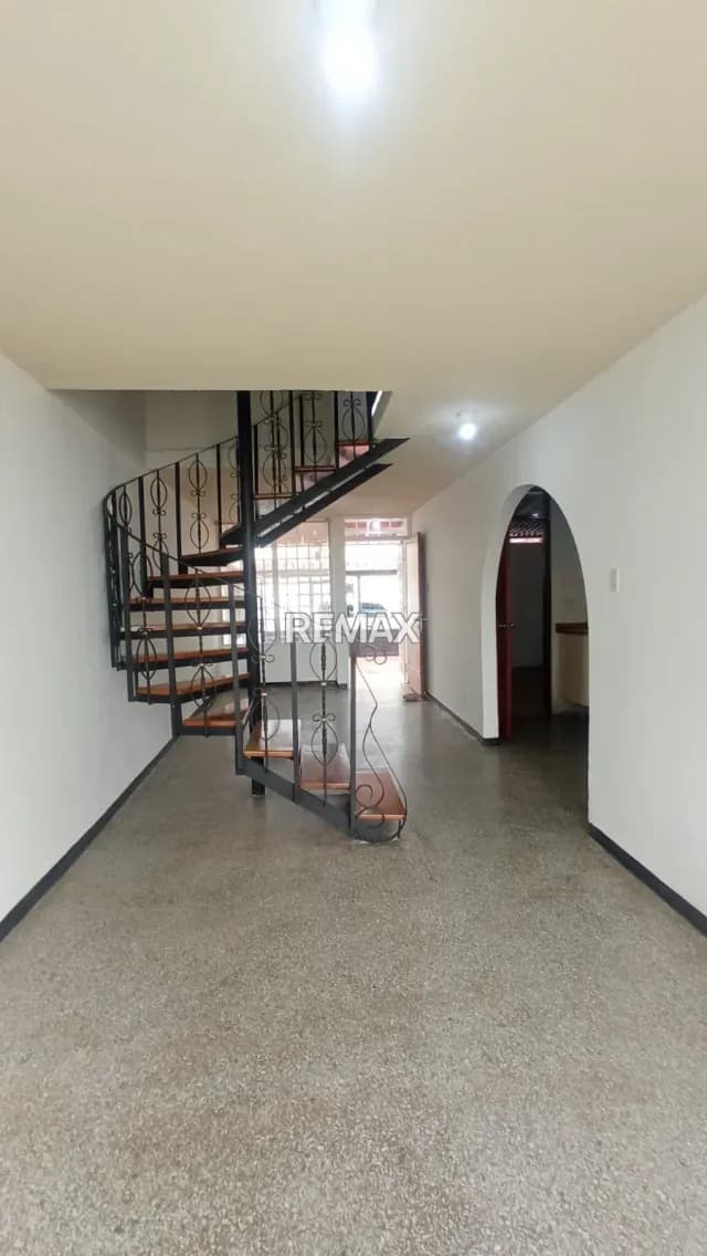 SE ALQUILA CASA EN ALTOS DE PARAMILLO