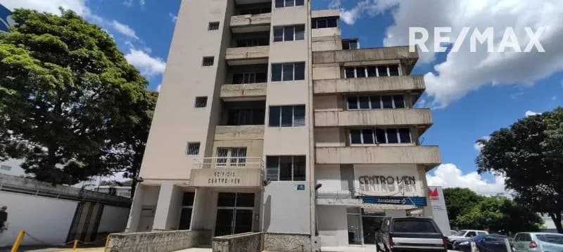 Se Alquila Oficina Industrial Comercial en La Trinidad, Baruta