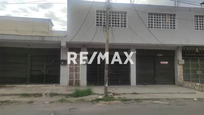 ALQUILER DE LOCAL CALLE LIBERTAD