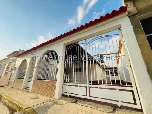 Se Vende Casa En Lista Urbanismo Privado Con Tanque Subterraneo Y Aéreo Av Intercomunal Turmero 26-17407 Miriam