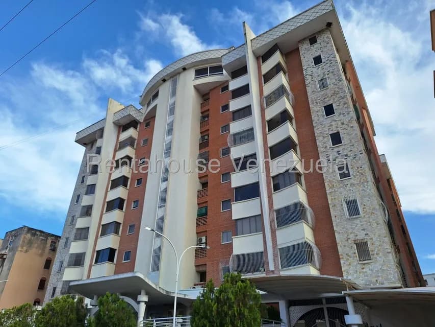 Apartamento (1 Nivel) en Venta en Avenida Fuerzas Aereas, Aragua
