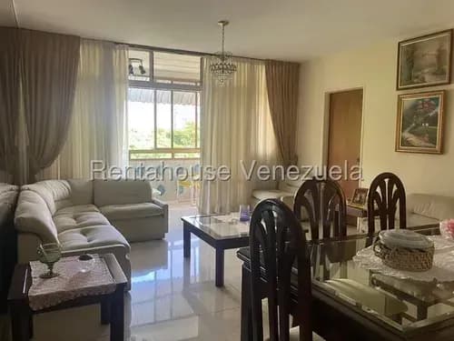 El Paraiso Yt 26-19874 Se Vende Espacioso Y Encantador Inmueble De 121 Metros. Disfruta De Espacios Cómodos, 3 Habitaciones, 2 Baños Y Hab De Servicio