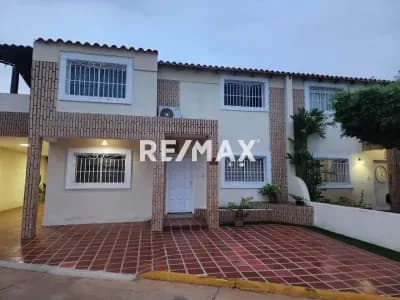 Townhouse en Venta Lago Villas sector Isla Dorada