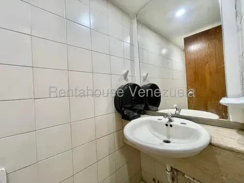 Local En Alquiler Cc San Ignacio - La Castellana - Mariela Garcia - 26-11509