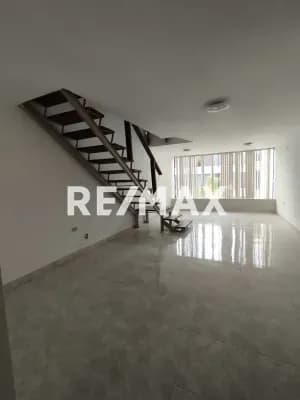Moderno Apartamento Duplex en Venta Doral Beach - Lechería con Acabados de Primera
