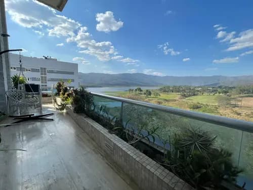 Pent House Con Vista Al Dique De Guataparo En La Zona Más Exclusiva De Valencia. En Venta En Terrazas Del Country. Consta De: 630 M2 5 Habitaciones. 7 Baños 6 Estacionamientos. An