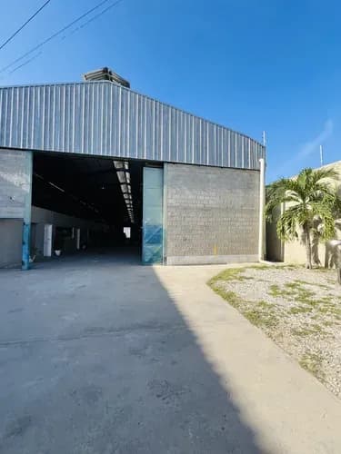 25-21978 Maria Martinez Vende Galpon En Zona Industrial Lll El Galpón Es Un Espacio Amplio Y Funcional, Perfecto Para Actividades Comerciales O Industriales
