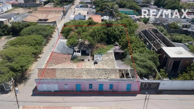 Lote de Terreno con bienechurias en venta ubicado en Adicora