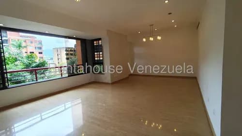 Yf Apartamento En Venta En Colinas De Valle Arriba 26-8182 Merw