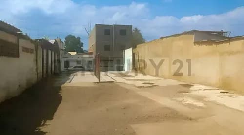 Terreno En El Corazon Comercial De Barcelona