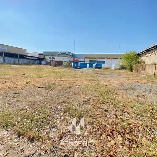 Terreno En Venta 1.532 Mtrs, Ubicado En La Avenida Paseo Caroní, Una Zona Que Combina Crecimiento, Comodidad Y Alta Plusvalía.