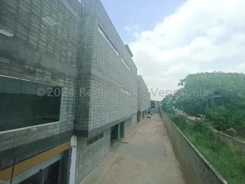 Edificio Comercial En Venta, Sector Los Haticos Yh Mls #26-7656