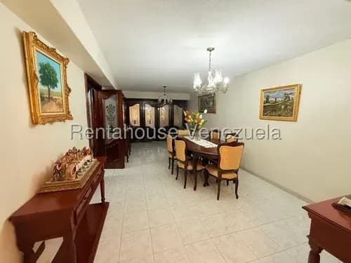 Alquiler De Amplio Y Cómodo Apartamento En Campo Alegre / Gc