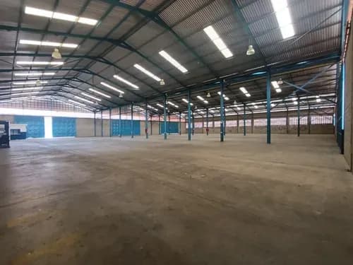 Angelica Acosta Alquila Galpon Con Gran Capacidad De Almacenaje En Paraparal Los Guayos