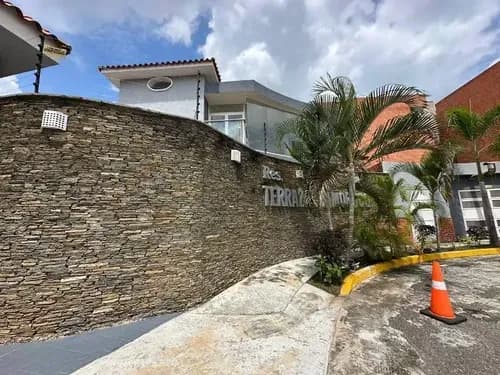 Angelica Rivas Vende Town House En Residencias Terrazas De Camoruco, Ubicada En Urbanización Valles De Camoruco, Valencia Vzla