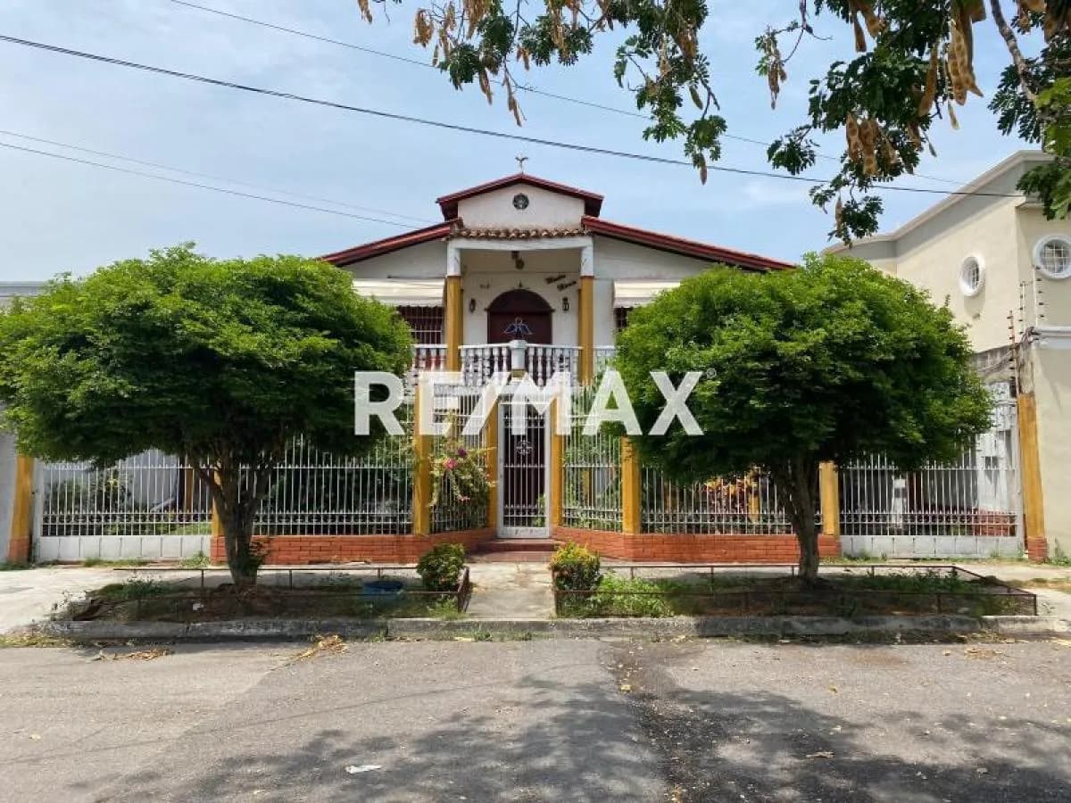 SE VENDE CASA EN SAN JACINTO MARACAY