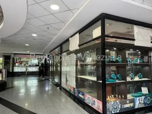 En Venta O Alquiler Local Comercial, Estratégicamente Ubicado, Dentro De C.c. Multiplaza Paraíso Jm-rc 25:24241