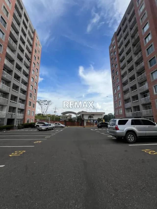 En Alquiler Bello Apartamento Semi Amoblado en Residencias Bella Vista en Pueblo Nuevo